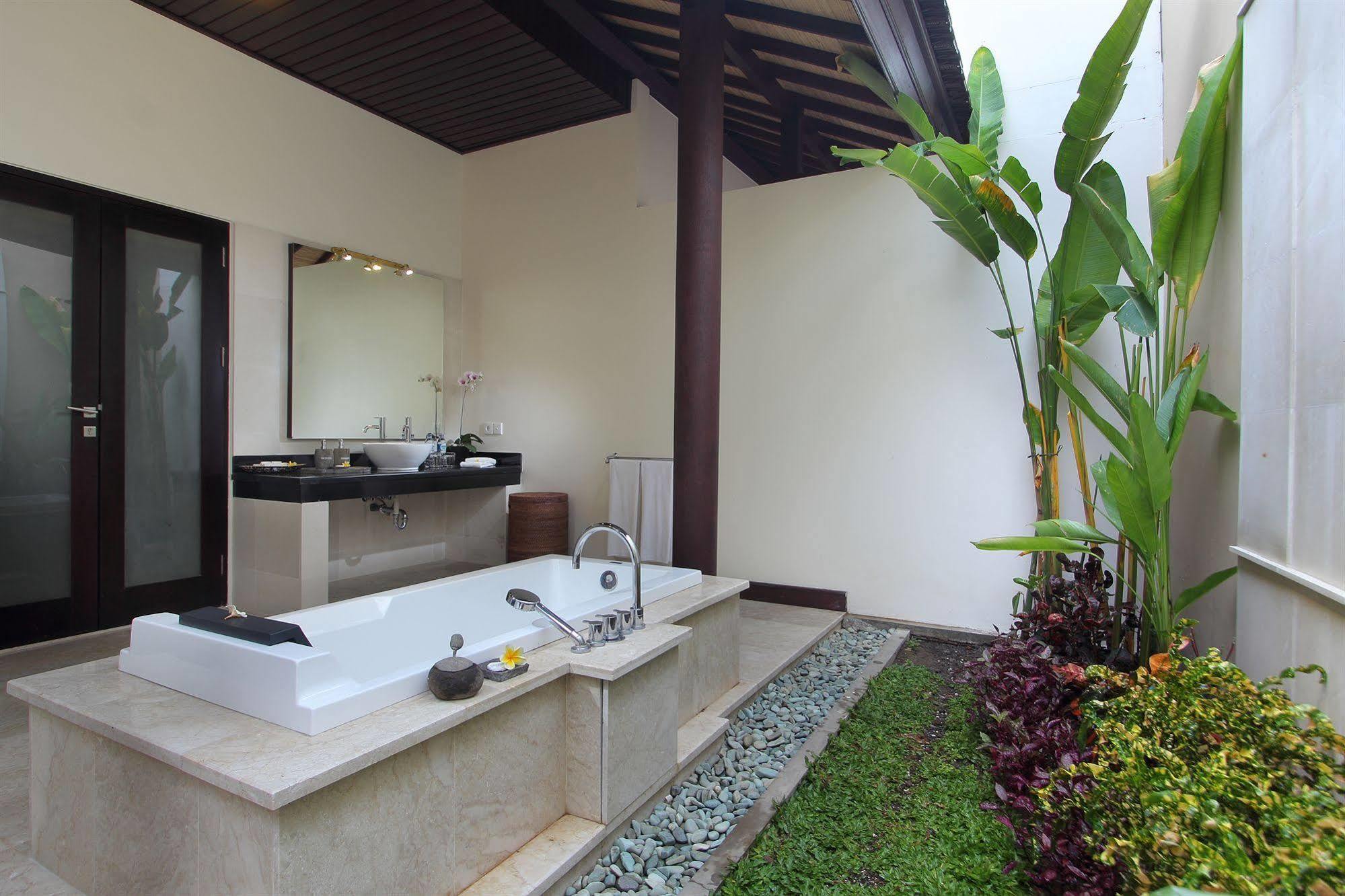 Rc Villas And Spa Bali Seminyak Eksteriør billede